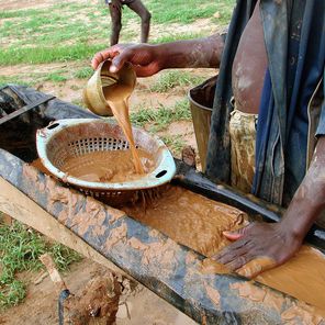 Ghana bekämpft illegalen Bergbau