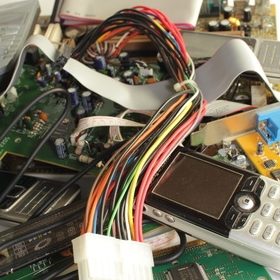Alte Mobiltelefone &#45; eine wahre &quot;Goldgrube&quot; für hochwertiges Rohstoffrecycling