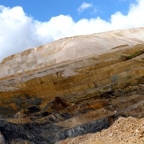 Peru &#45; Mit Riesen&#45;Ressourcen zum Bergbaugiganten?