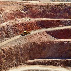 Rohstoffmärkte: Preisanstieg bei selektiven Metallen und Minenaktien erwartet