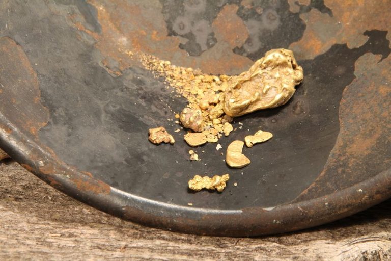 Gold in Uganda entdeckt? Schätzungen sehen 320.000 Tonnen reines Gold