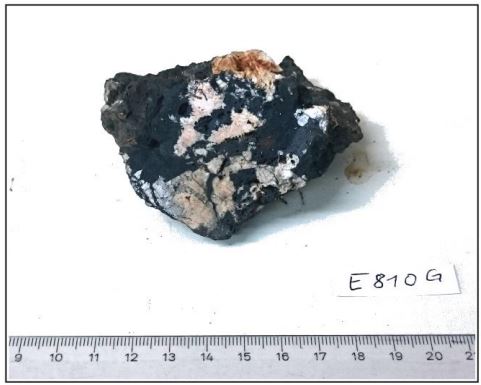 Abb2: Ansicht eines typischen Gesteins (hier Probe Nr. (810G), Quelle: Lithium Australia