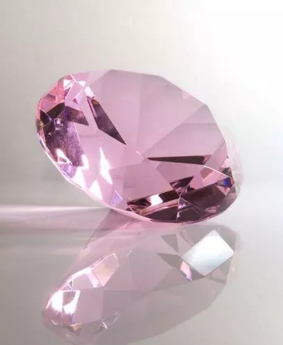  Abb4: rosa Diamant aus der Argyle Mine, Quelle: blog.brilliance.com 
