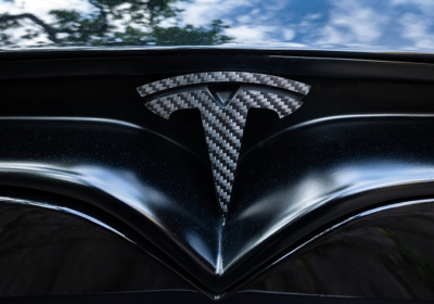 Elon Musks 20-Millionen-Fahrzeuge-Ziel und der Großbedarf an Bodenschätzen