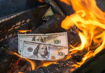 Preisauftrieb nimmt zu – Wirtschaft schwach – Notenbanken gießen Benzin ins Feuer