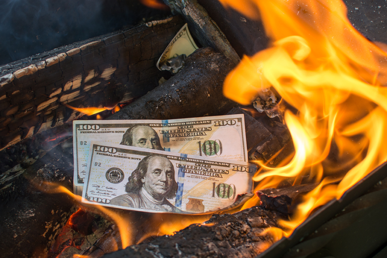 Preisauftrieb nimmt zu – Wirtschaft schwach – Notenbanken gießen Benzin ins Feuer