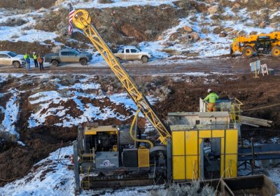 NevGold durchteuft erneut Oxidgold auf „Nutmeg Mountain“ und kündigt Ressourcenupdate an