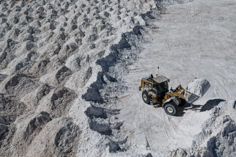 Überschuss bleibt bis 2027 – auch in Europa gewinnen Lithium-Projekte an Fahrt