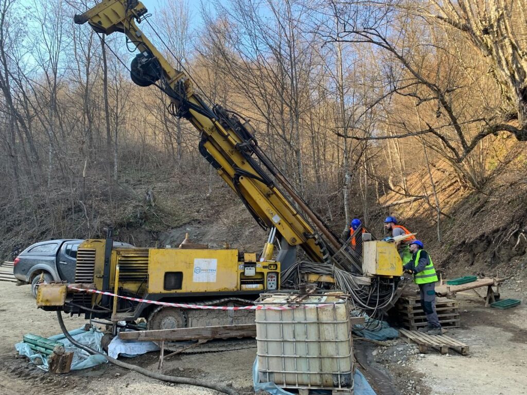 Terra Balcanica durchschneidet mineralisierte Struktur in einem 640m entfernten Step-Out Bereich