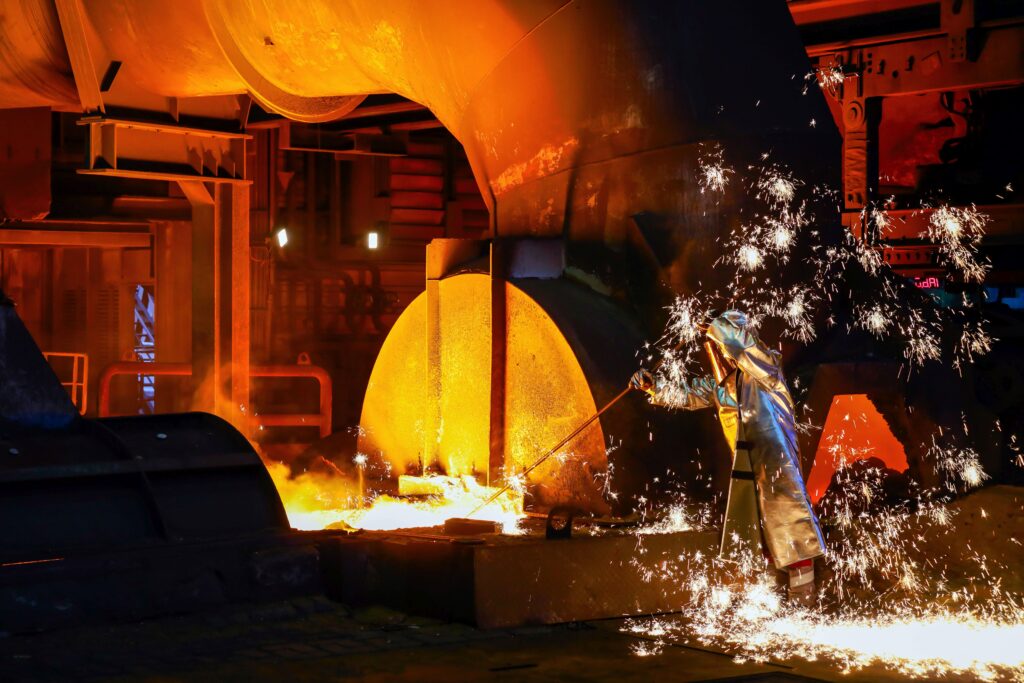 Die Rohstoffwoche: Antofagasta, Ionic Rare Earths, Nippon Steel, US Steel, Dundee Precious Metals, SQM, Hancock, Azure Minerals, Gold Fields