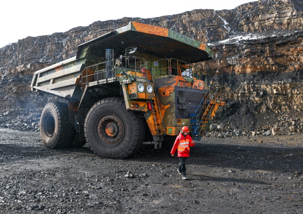 Die Rohstoffwoche: Ivanhoe Mines, Ionic Rare Earths, Agnico Eagle, Canada Nickel, Pan Asia Metals, Gold Fields, Calima Energy