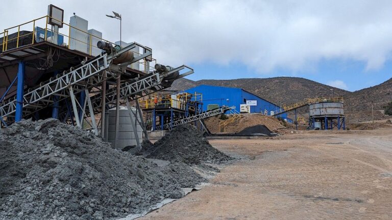 Altiplano Metals schließt Offtake-Deal für El Peñón Eisenkonzentrat ab
