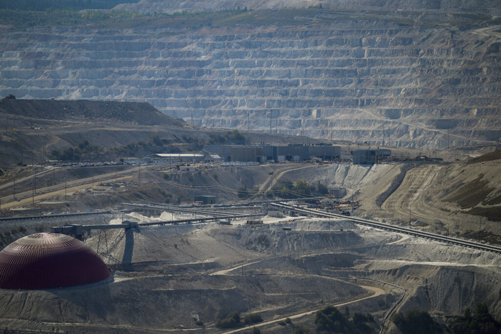 Trotz gesenkter Kupferprognose: Anglo American hält an Teck-Fusion fest