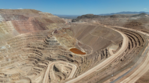 Bergbauboom in Arizona: Explorer mit hochgradigen Funden, BHP und Taseko vor Kupferminen-Relaunch