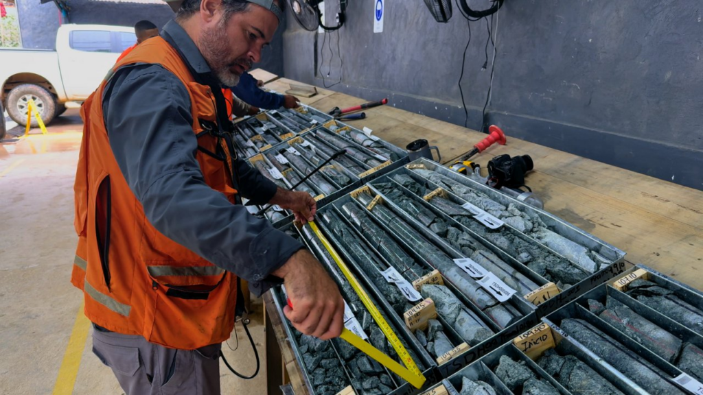 Vergleich im Bergbau-Streit stärkt Investorenvertrauen in Kolumbien – Quimbaya Gold positioniert sich direkt neben Segovia-Mine