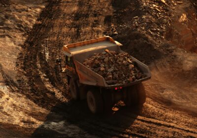 Die Rohstoffwoche: Gold Fields, Founders Metals, Equinox Gold, Lundin Mining, Teck Resources, Aya Gold &amp; Silver, Energy Fuels, Amarc Resources, Freeport McMoRan, Solaris Resources