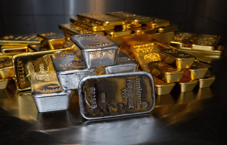 Edelmetalle profitieren von US-Zinserwartungen und Blockade gegen Venezuela