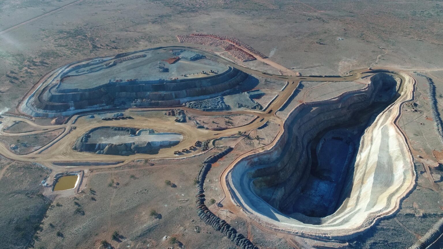 Barton Gold Holdings Limited Hintergrund