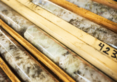 Q2 Metals entdeckt hochgradige Lithiumzone mit Rekordwerten in Quebec