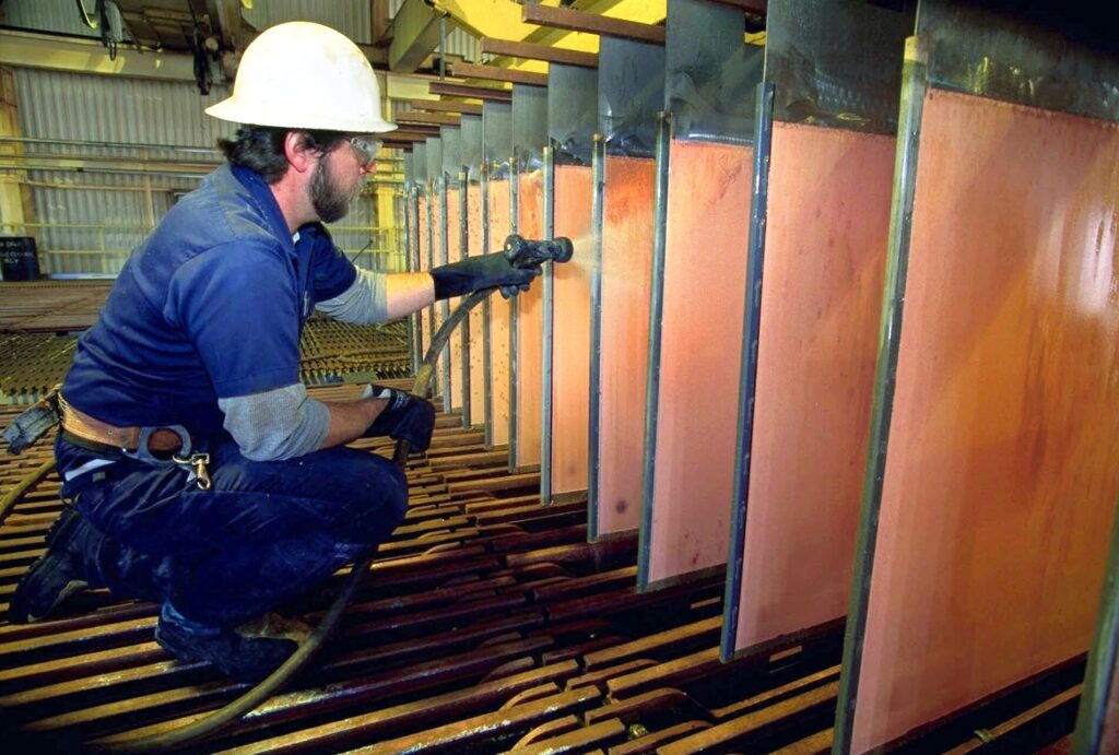 Europas Autoindustrie setzt bei Rohstoffen st&auml;rker auf regionale Lieferketten