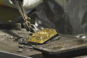 Genesis setzt sich im Bieterkampf um Vault Minerals gegen Regis durch