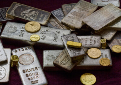 Silber springt um bis zu 5 Prozent, Gold-Silber-Ratio f&auml;llt unter 70