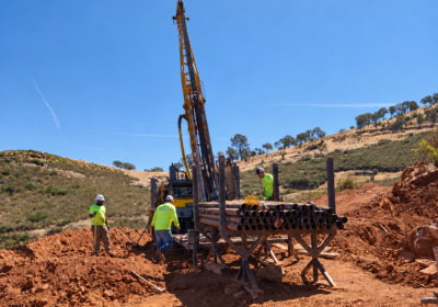 Goldgewinnung im Fokus: Goldentwickler verdoppelt Bohrprogramm in Kalifornien